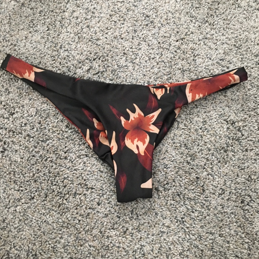 STN FX SWM cheeky bottom sizeL